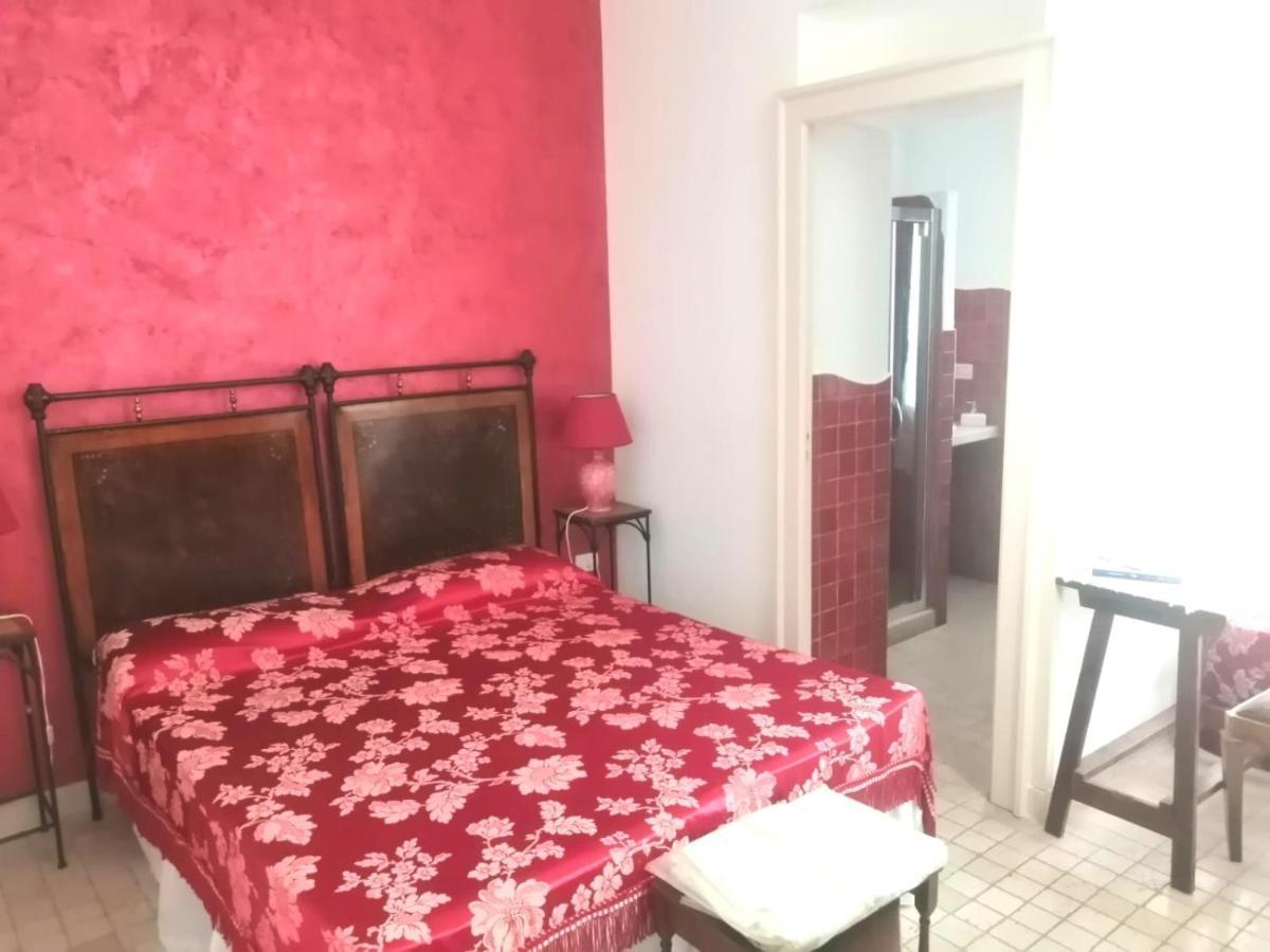 Anticadimora Dei Pepe Bed and Breakfast Salve Buitenkant foto