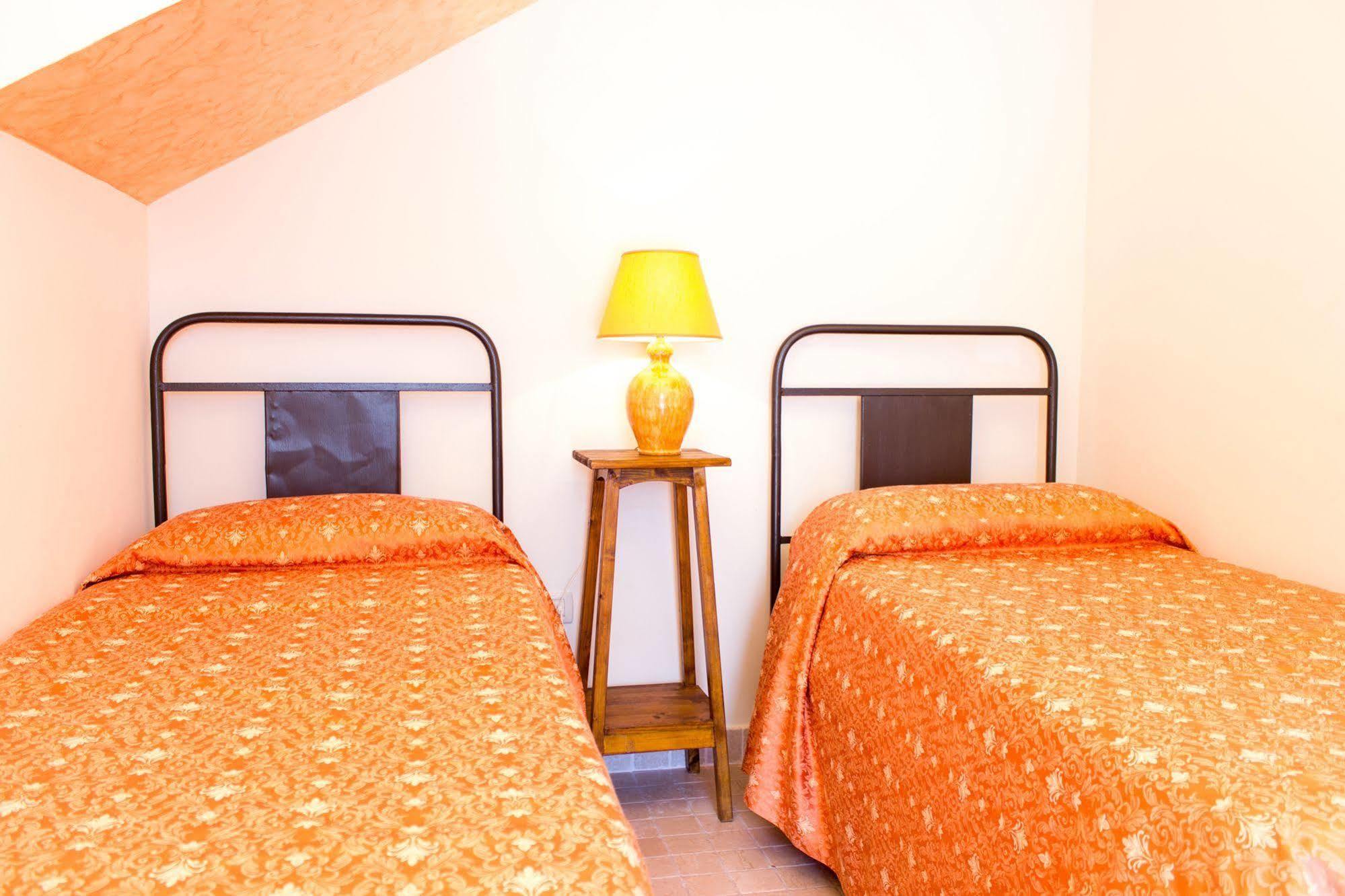 Anticadimora Dei Pepe Bed and Breakfast Salve Buitenkant foto