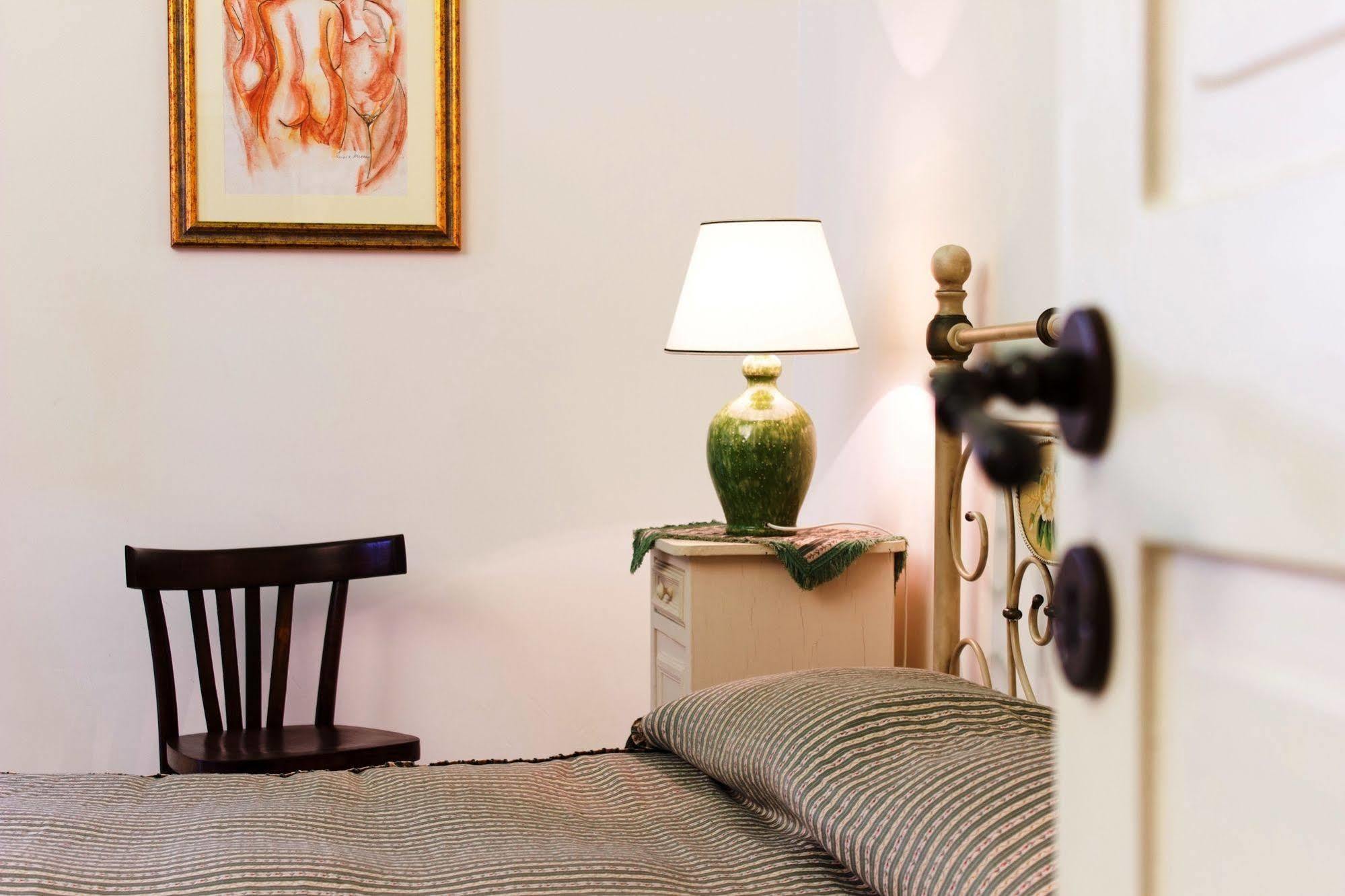 Anticadimora Dei Pepe Bed and Breakfast Salve Buitenkant foto